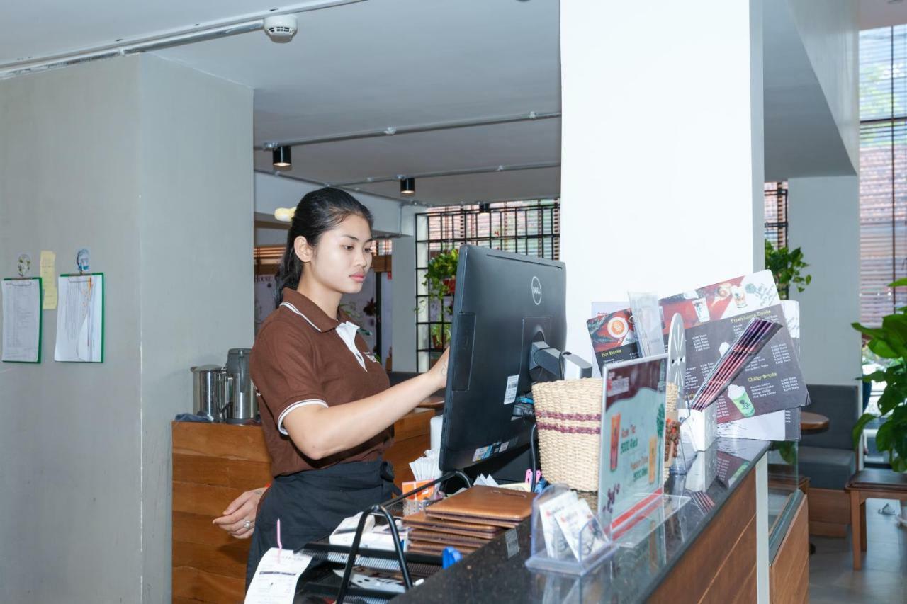 7 Days Premium Hotel プノンペン エクステリア 写真