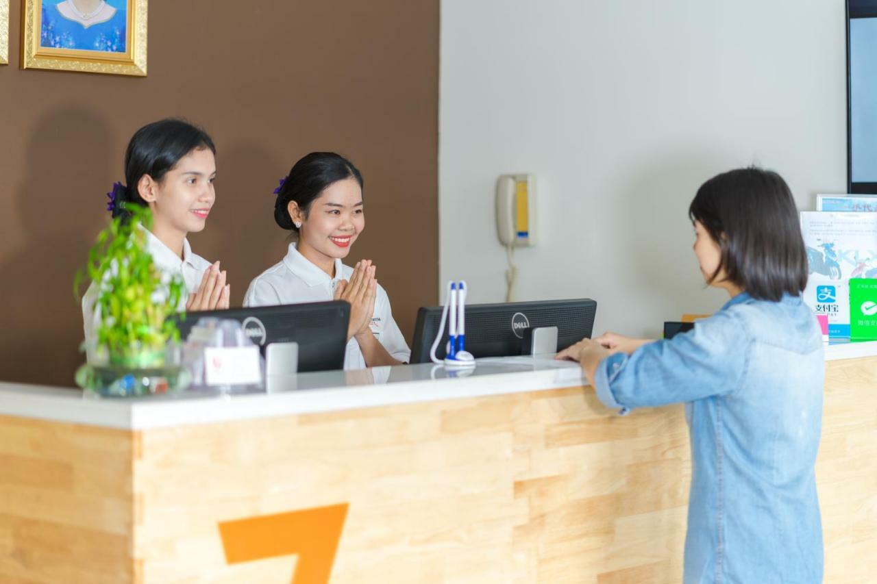 7 Days Premium Hotel プノンペン エクステリア 写真
