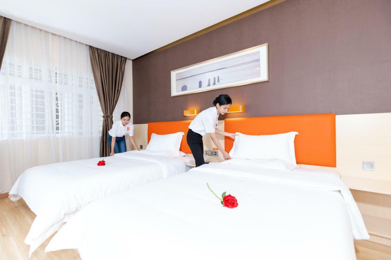 7 Days Premium Hotel プノンペン エクステリア 写真